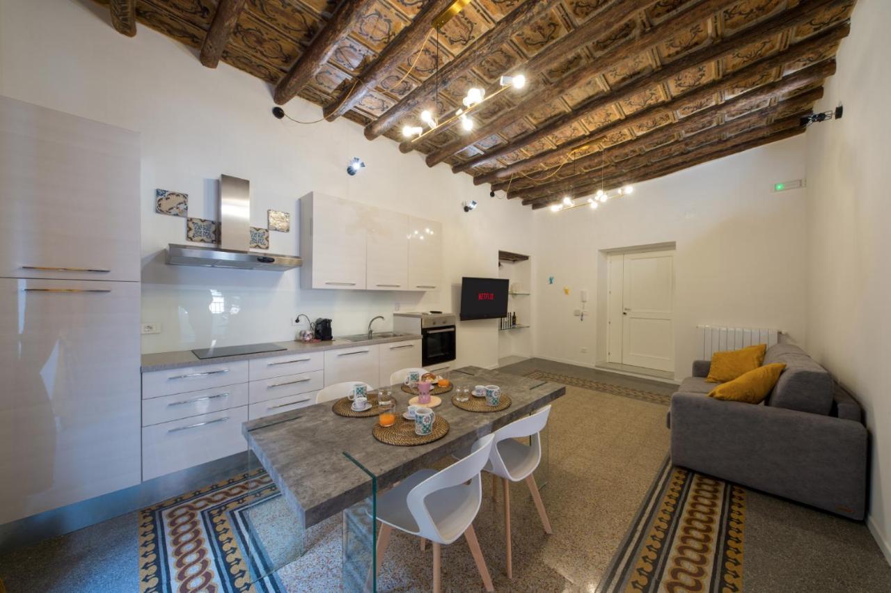 Casta Diva Luxury Apartments パレルモ エクステリア 写真